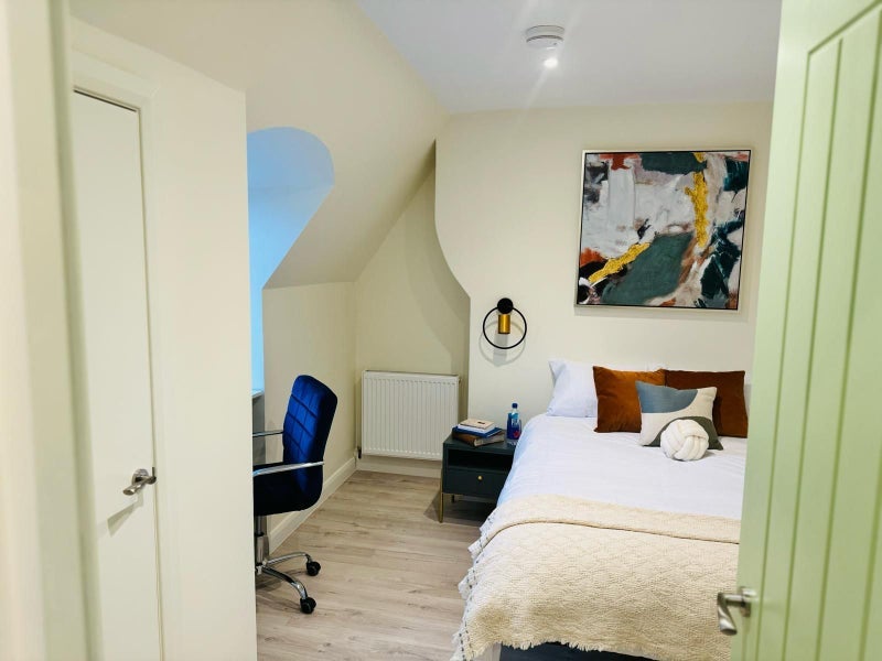 Flat Wyndham Road in Greater London