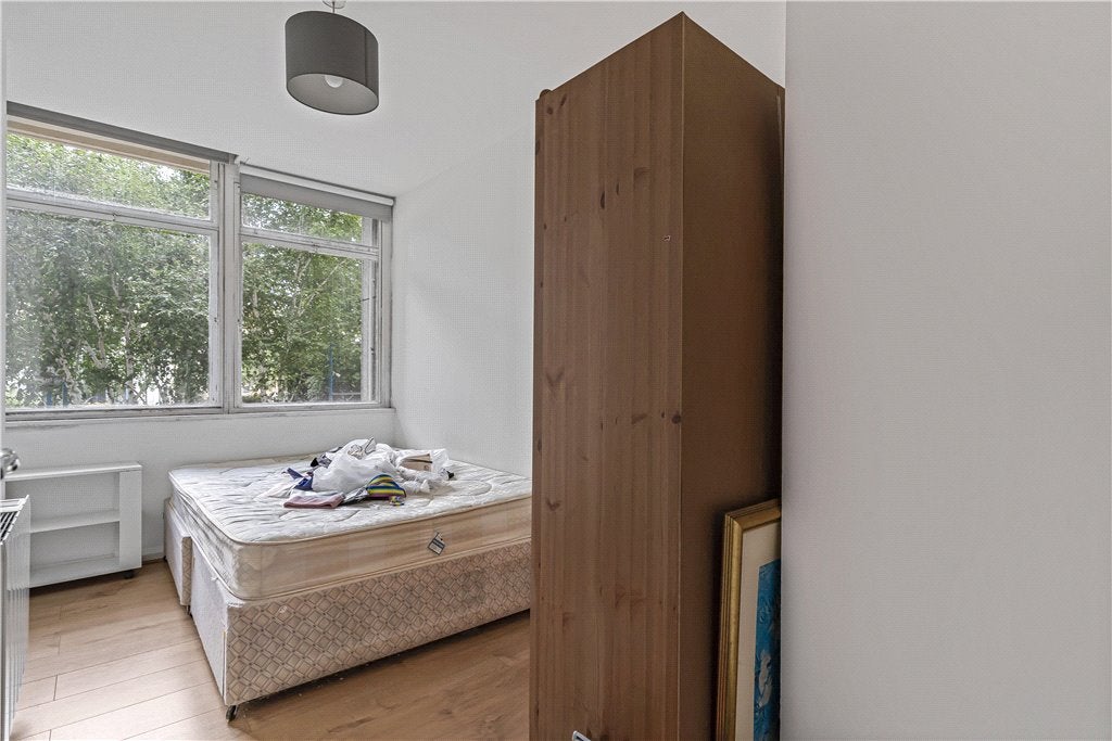 Flat Newington Causeway in Greater London
