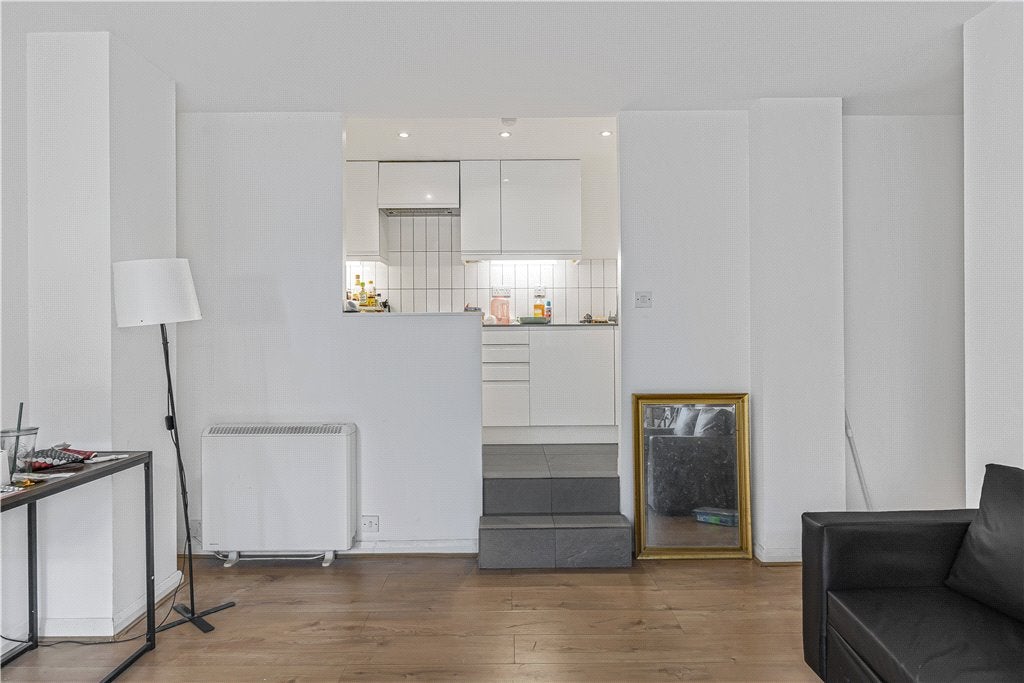 Flat Newington Causeway in Greater London