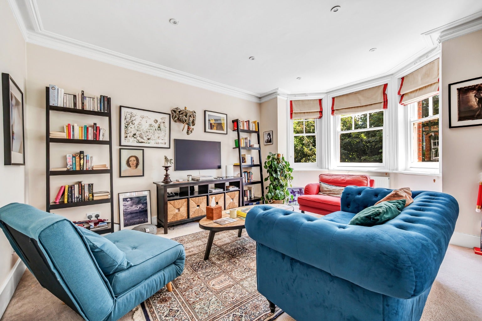 Flat Queen's Club Gardens in Greater London