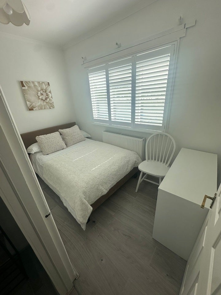 Room Rangefield Road in Greater London