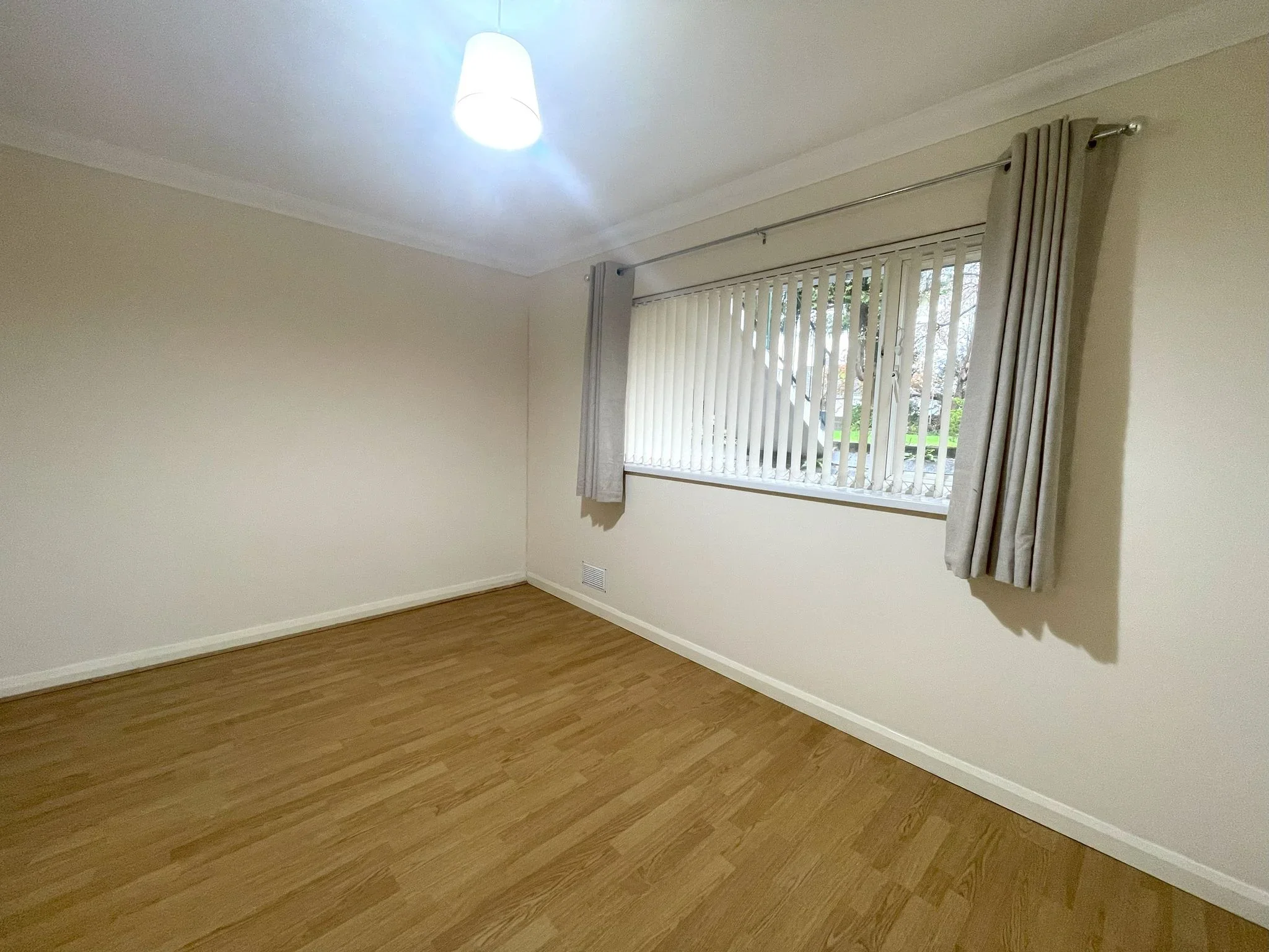 Flat Clyne Close in Swansea
