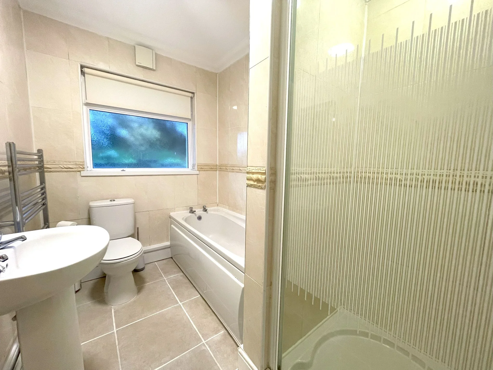 Flat Clyne Close in Swansea