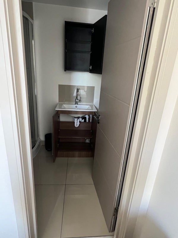 Room Amesbury Avenue in Greater London