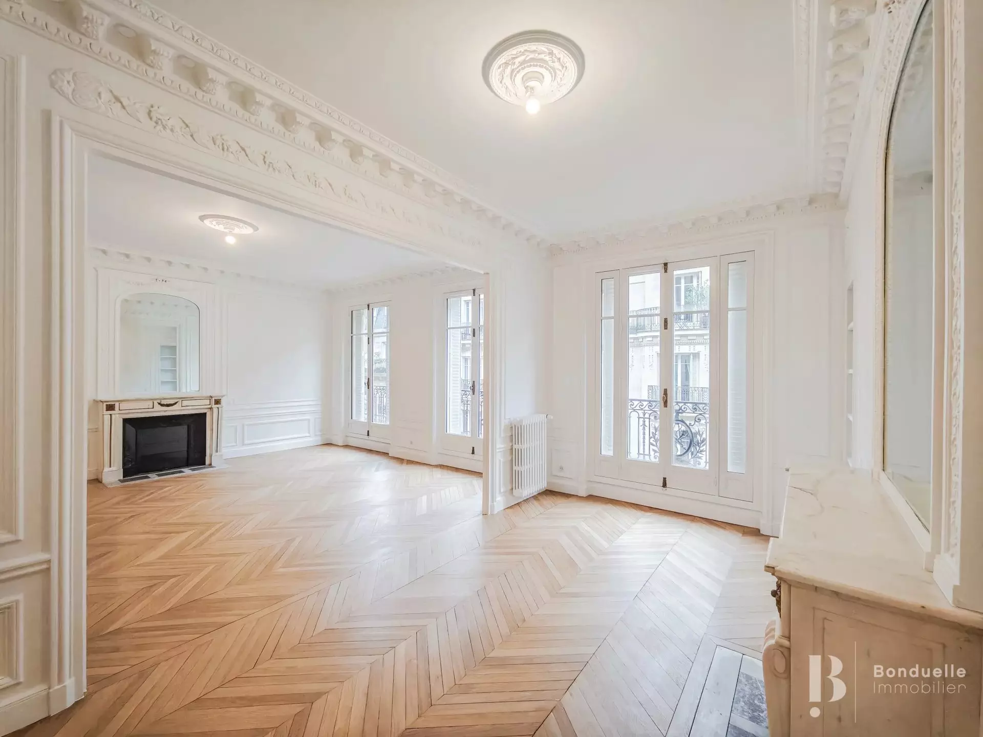 Flat Rue Anatole de la Forge in Paris