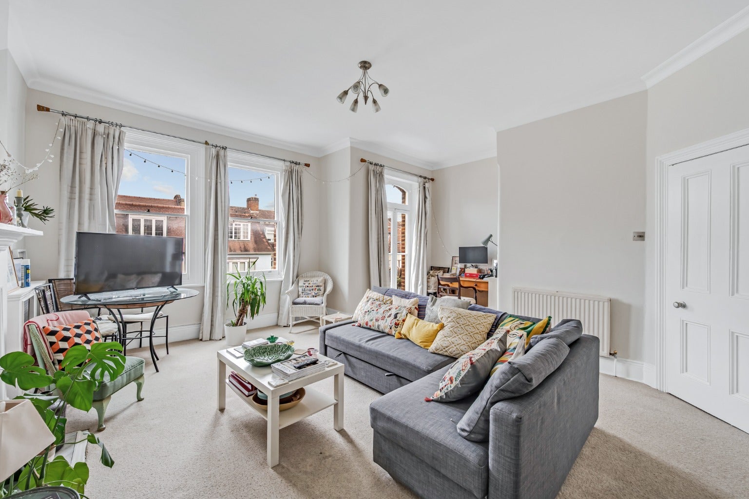 Flat Comeragh Road in Greater London