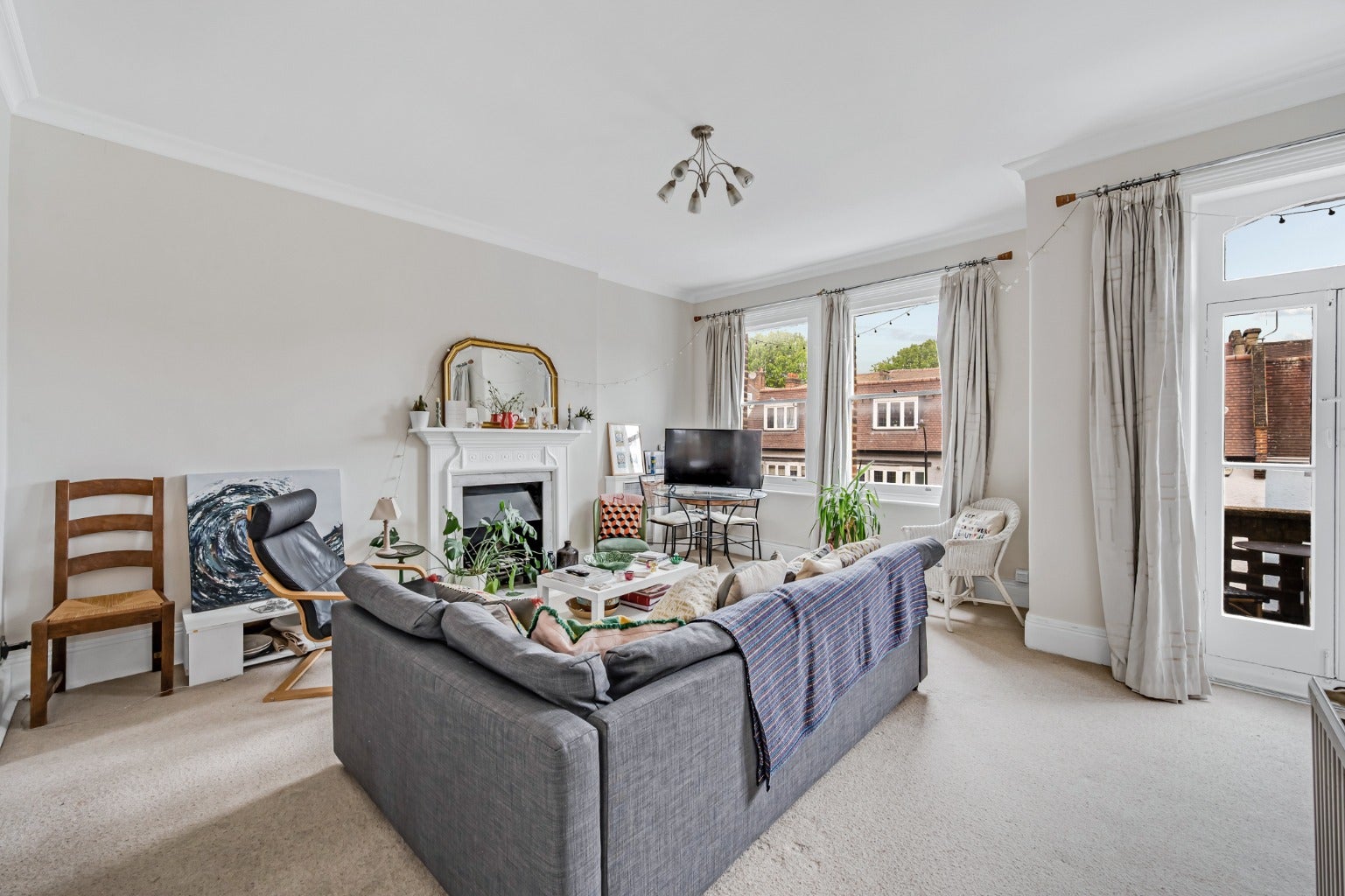Flat Comeragh Road in Greater London