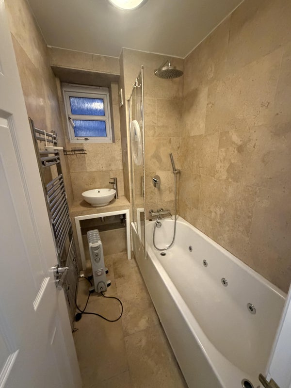 Room Paddington Green in City of Westminster