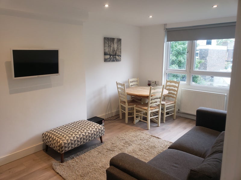 Flat Ethelburga Street in Greater London