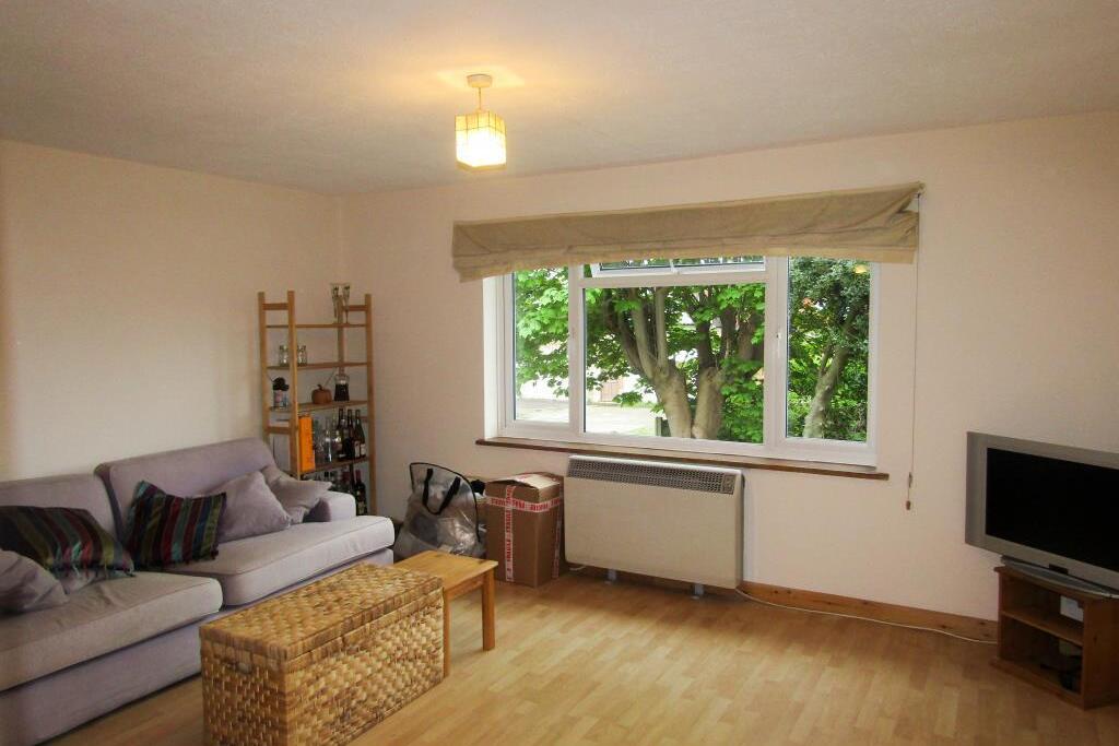 Flat Eastbrook Close in Woking