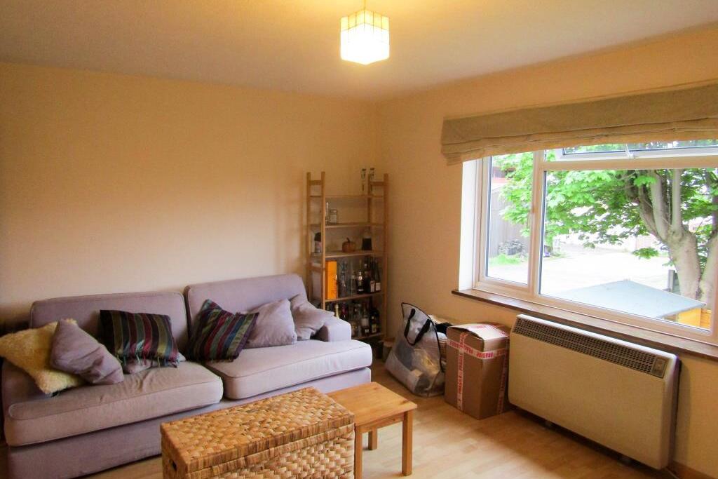 Flat Eastbrook Close in Woking