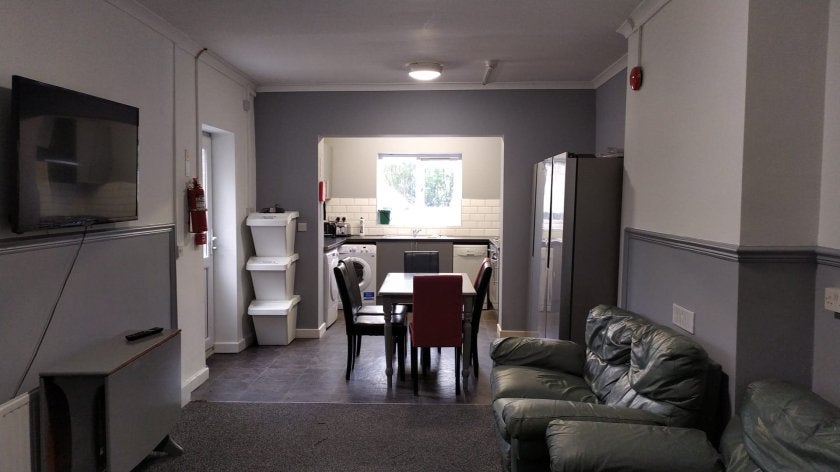 Flat Mirador Crescent in Swansea