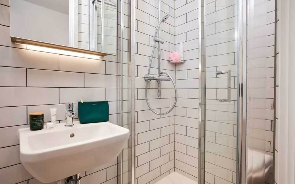 Room Thurston Road in Greater London