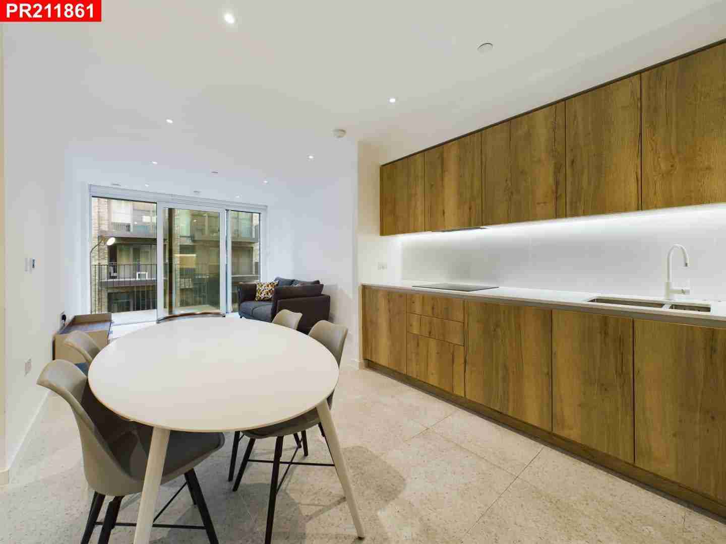 Flat Sidney Street in Greater London