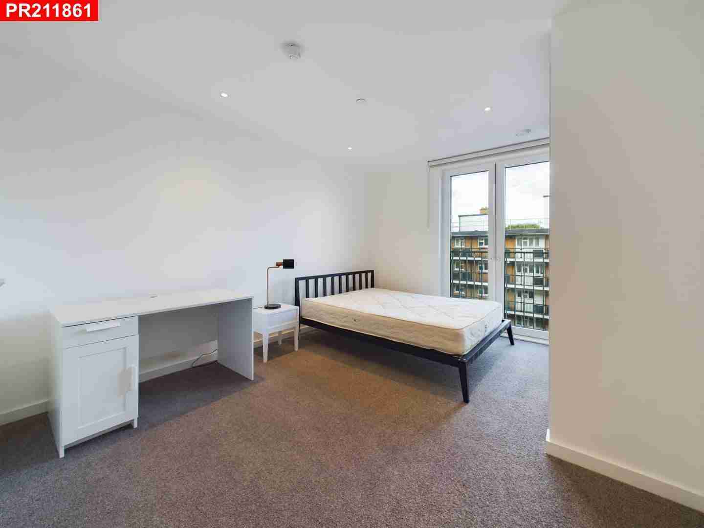 Flat Sidney Street in Greater London