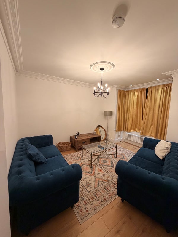 Room St Albans Crescent in Greater London