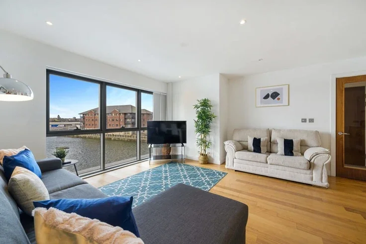 Flat William Jessop Way in Liverpool