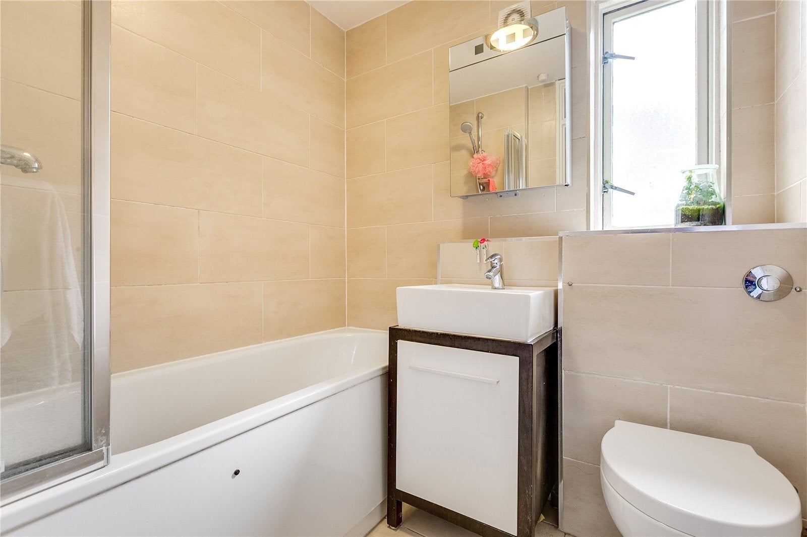 Flat Canonbury Road in Greater London