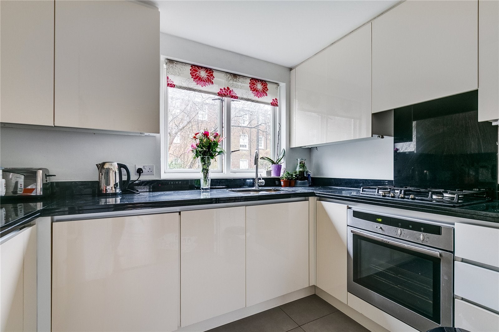 Flat Canonbury Road in Greater London