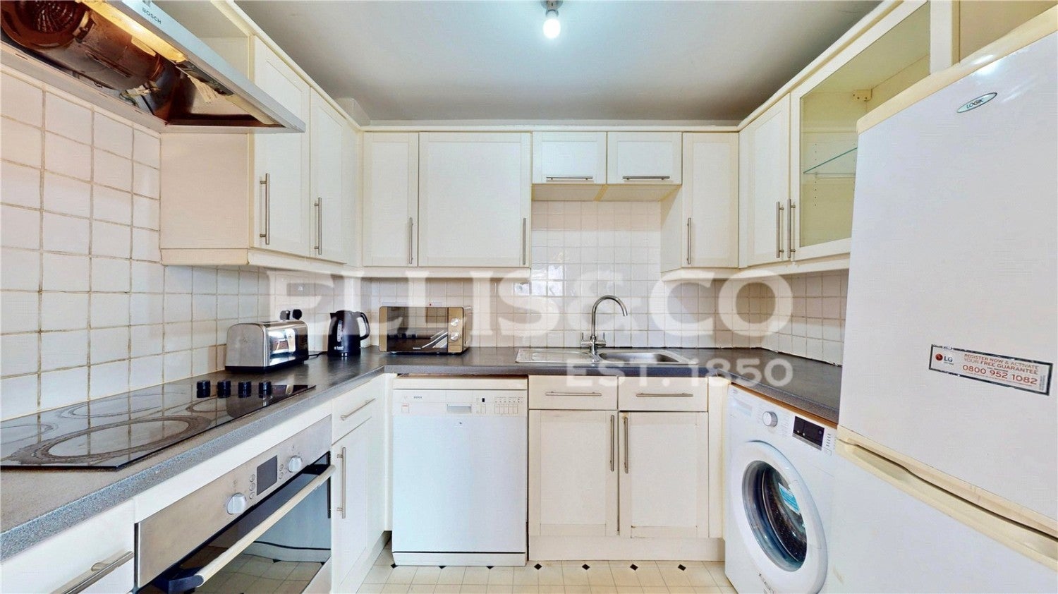 Flat Hirst Crescent in Greater London