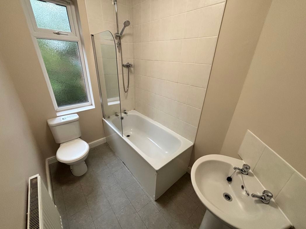 Flat Strathmore Road in Newcastle upon Tyne