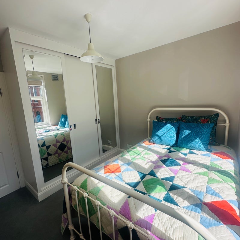 Room Thorncliffe Road in Greater London