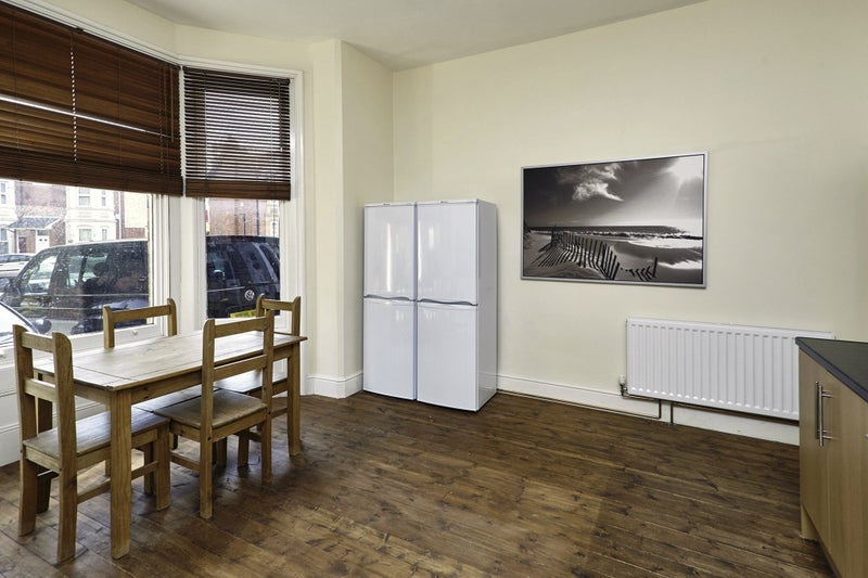 Room Rotton Park Road in Birmingham
