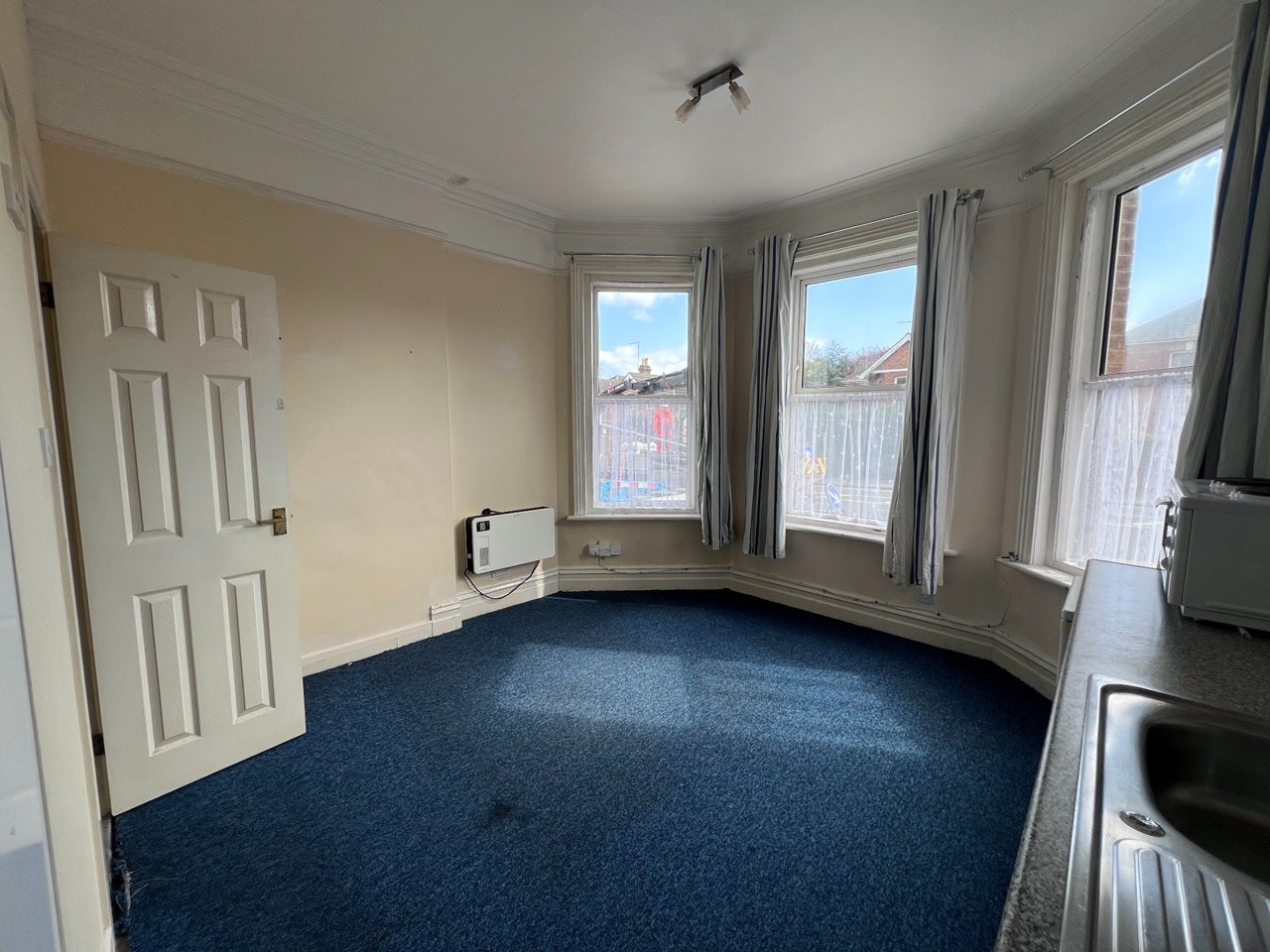 Room Bournemouth Road in Poole