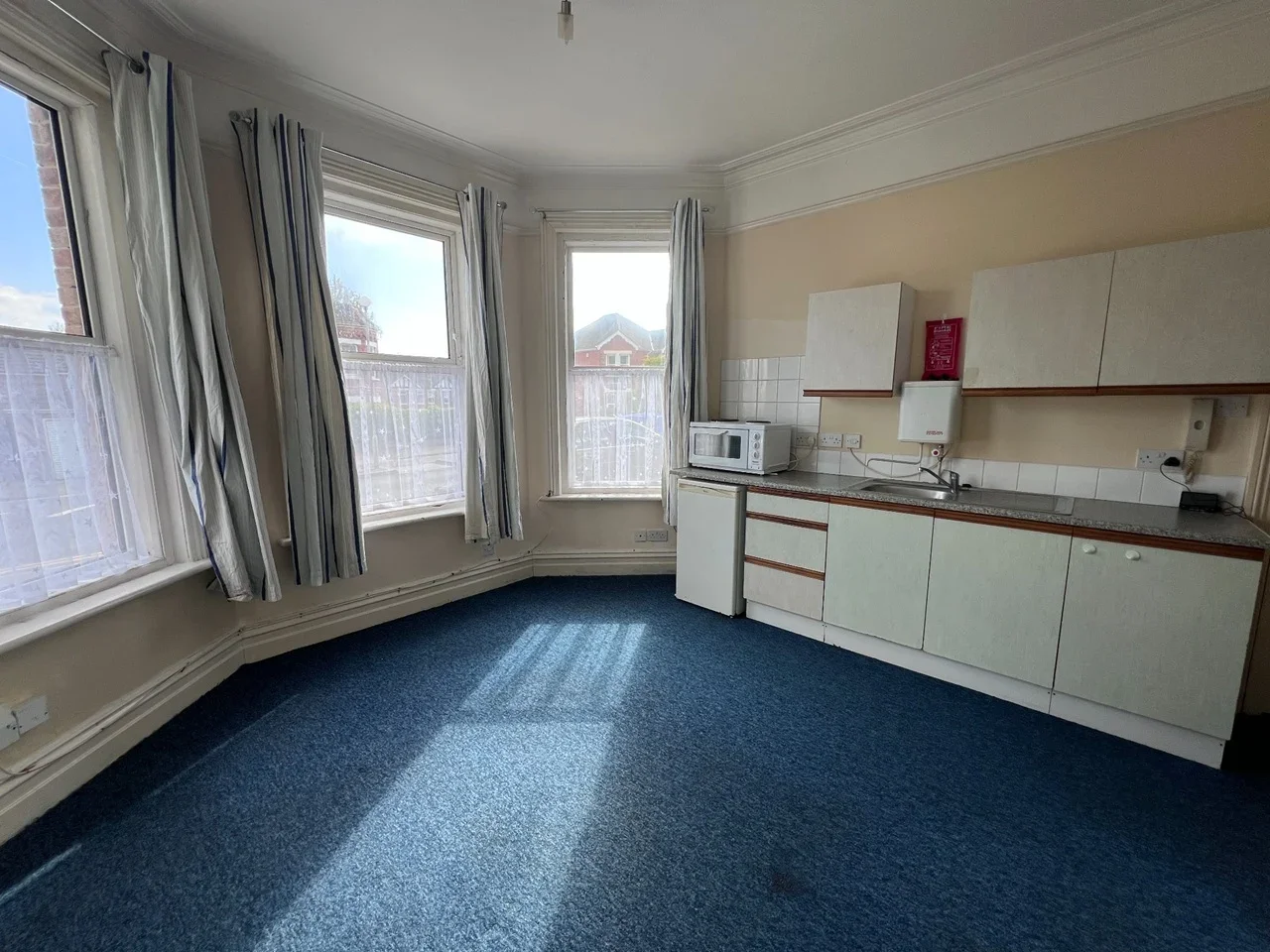 Room Bournemouth Road in Poole