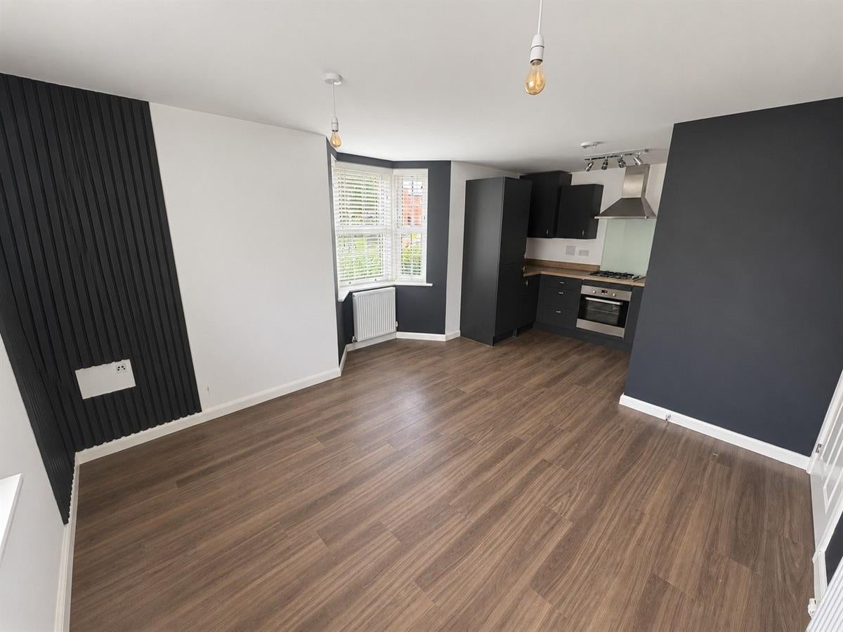 Flat Kempston Road in Bedford