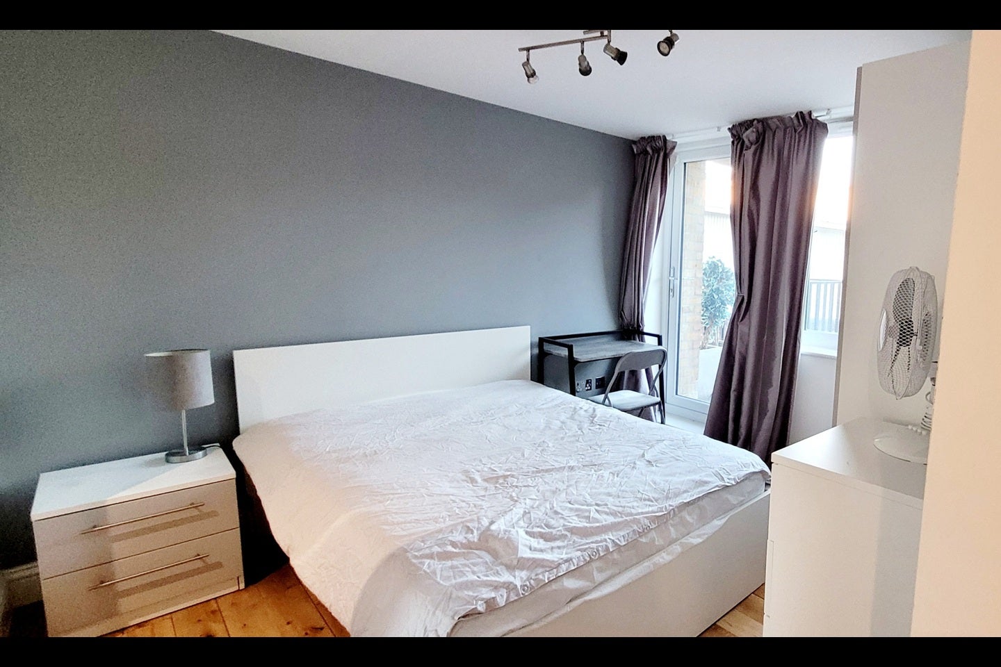 Flat St Anthony's Close in Greater London