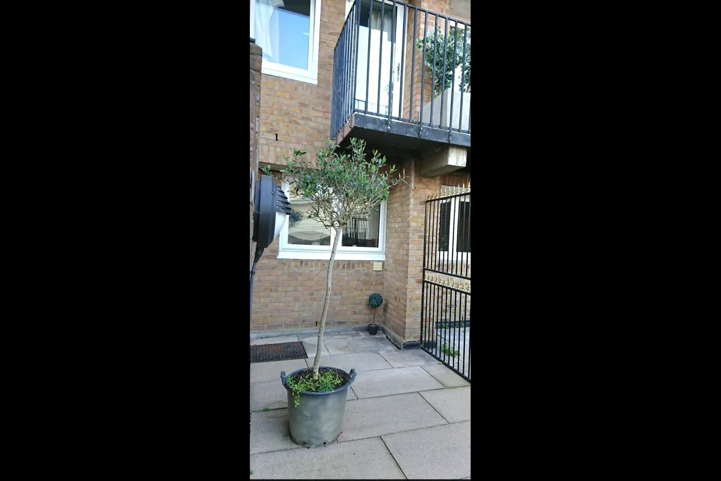 Room St Anthony's Close in Greater London