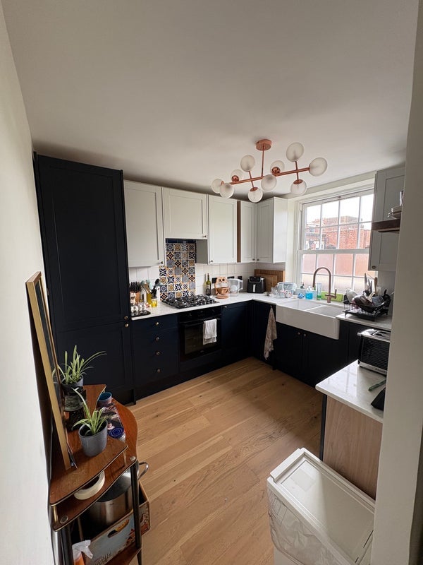 Flat Flora Gardens in Greater London