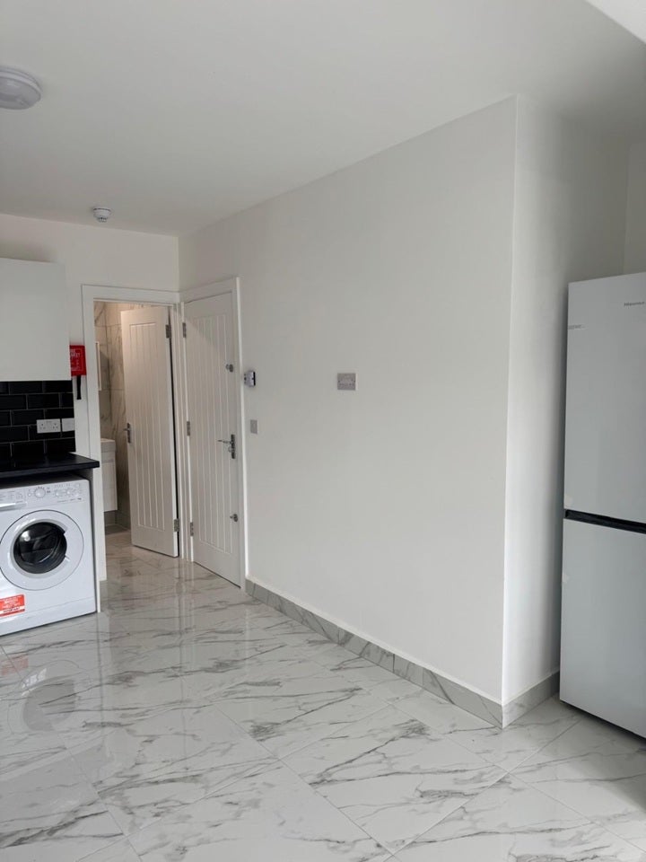 Flat Pembroke Road in Greater London