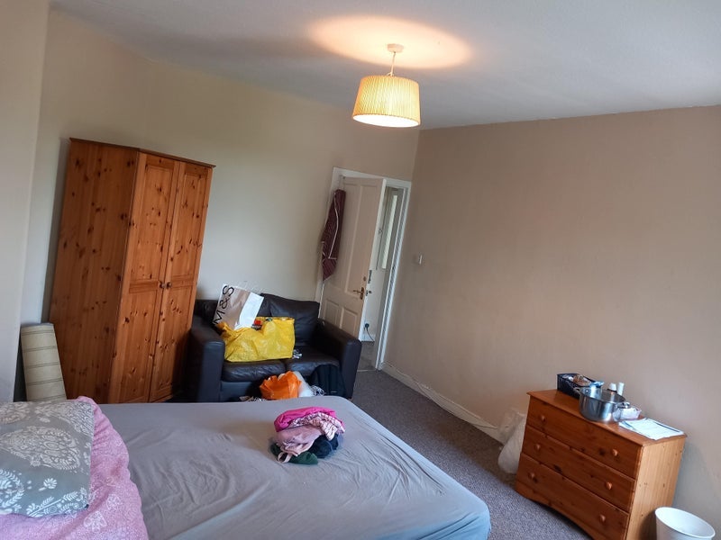 Room Peffermill Road in City of Edinburgh