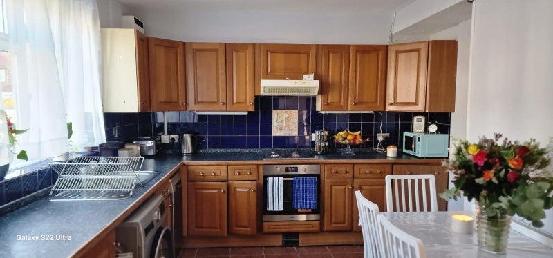 Room Devenish Road in Greater London