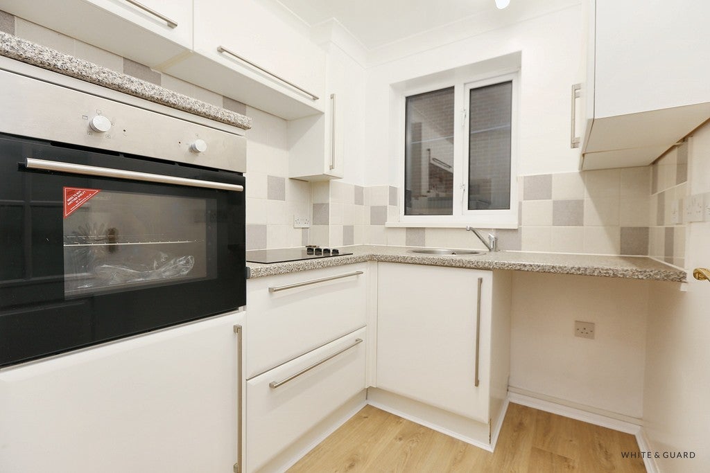 Flat Fair Oak Road in Eastleigh