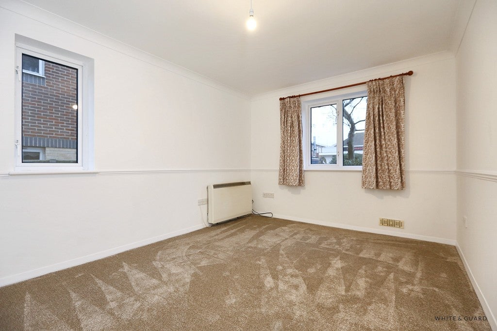 Flat Fair Oak Road in Eastleigh