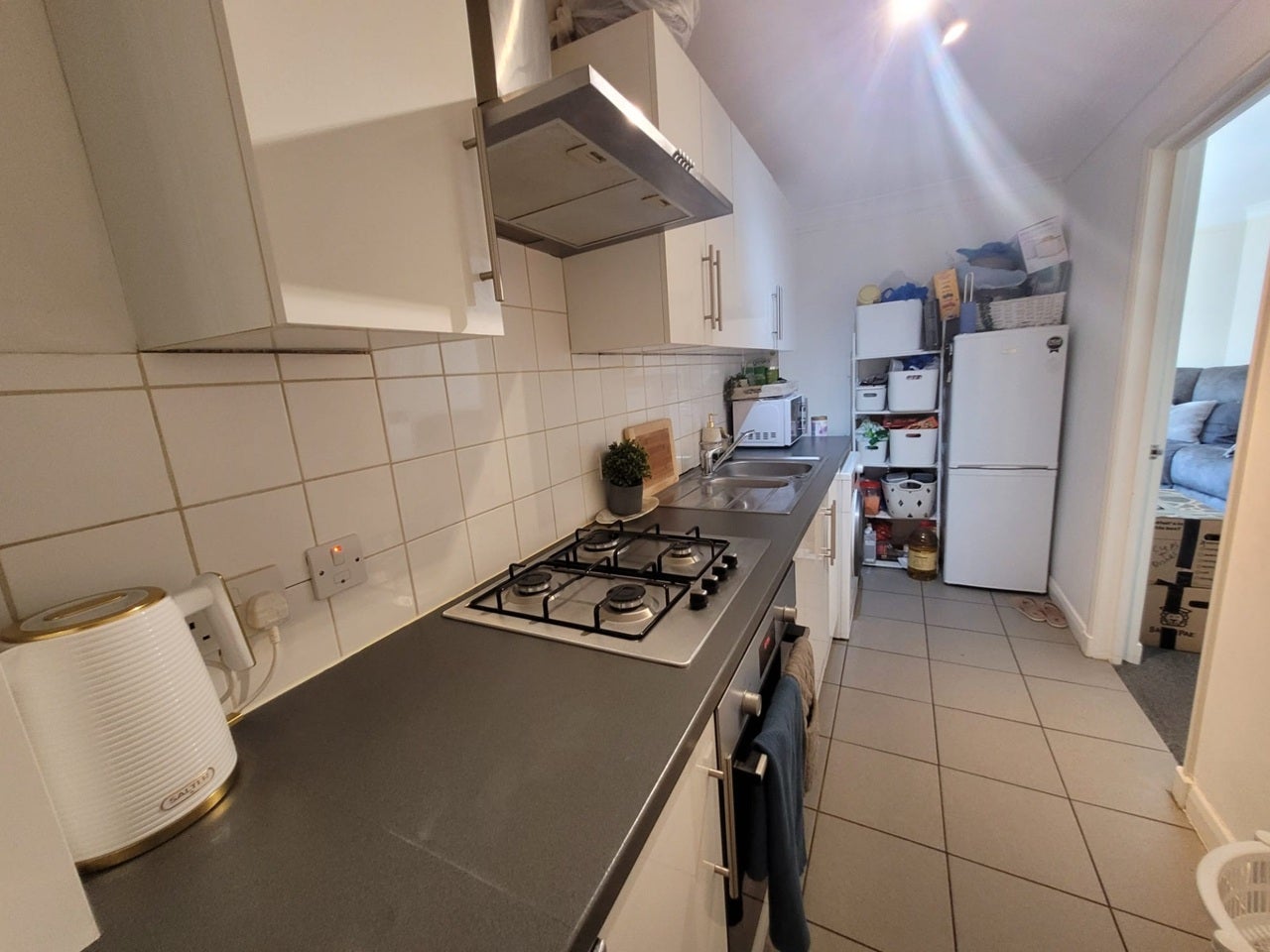 Flat Fairfield Road in Greater London