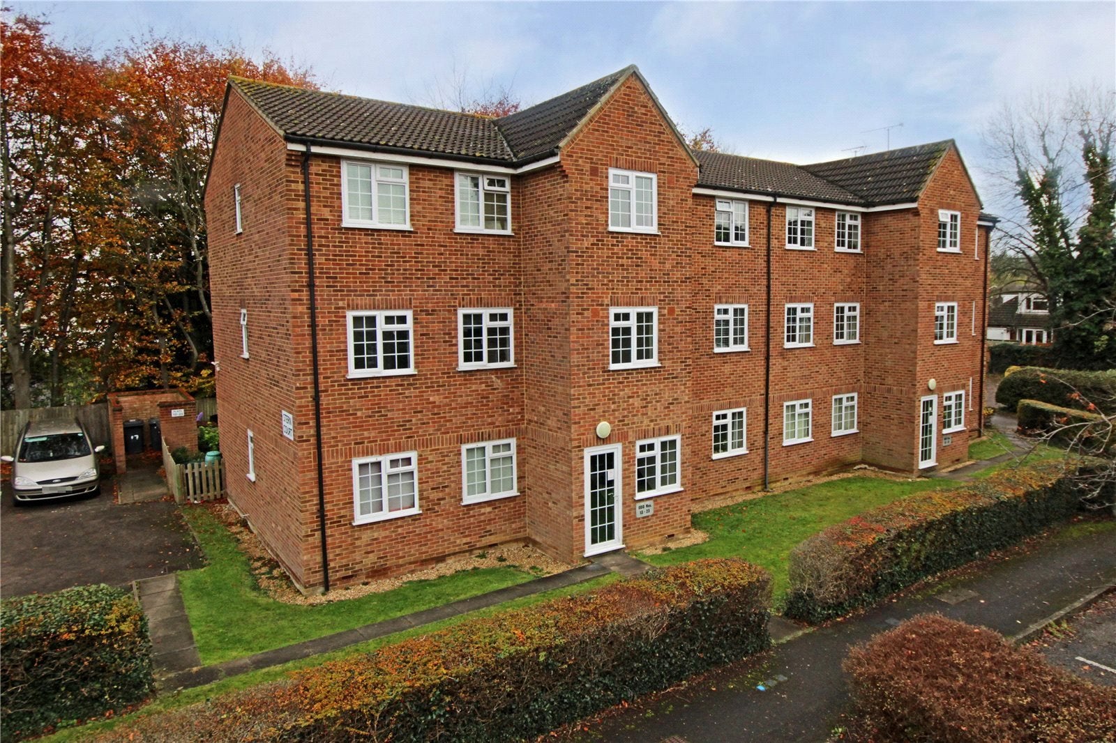 Flat Hazelbank Road in Borough of Runnymede