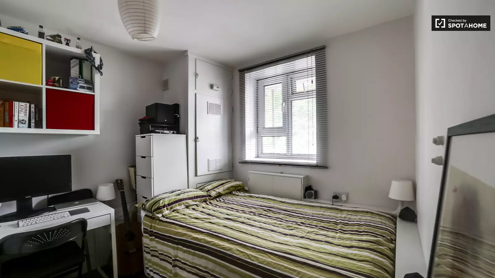 Room Devons Road in Greater London