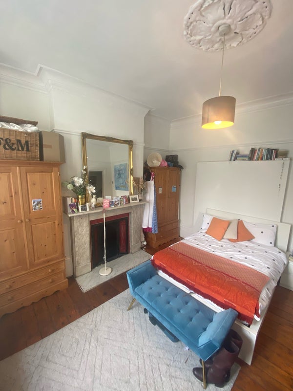 Room Finsbury Park Road in Greater London