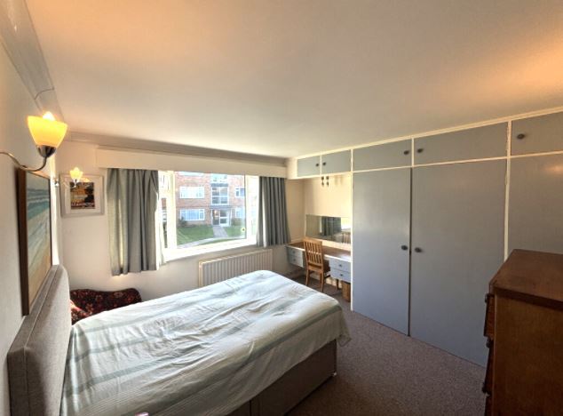 Flat Pine Court in Royal Leamington Spa