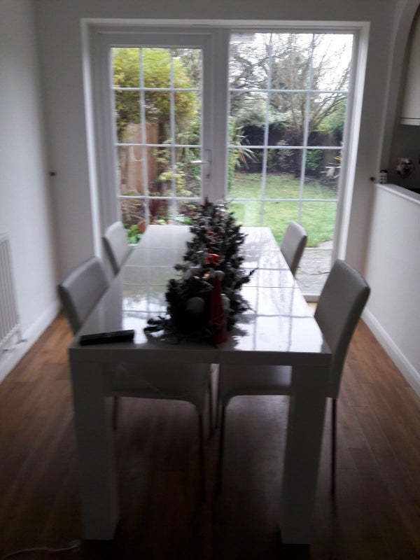Room Park Avenue in Greater London