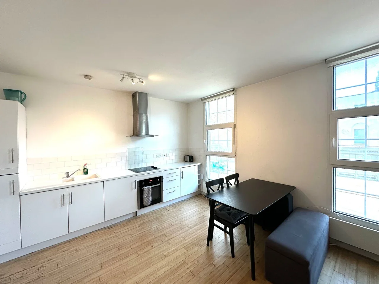 Flat London Road in Greater London