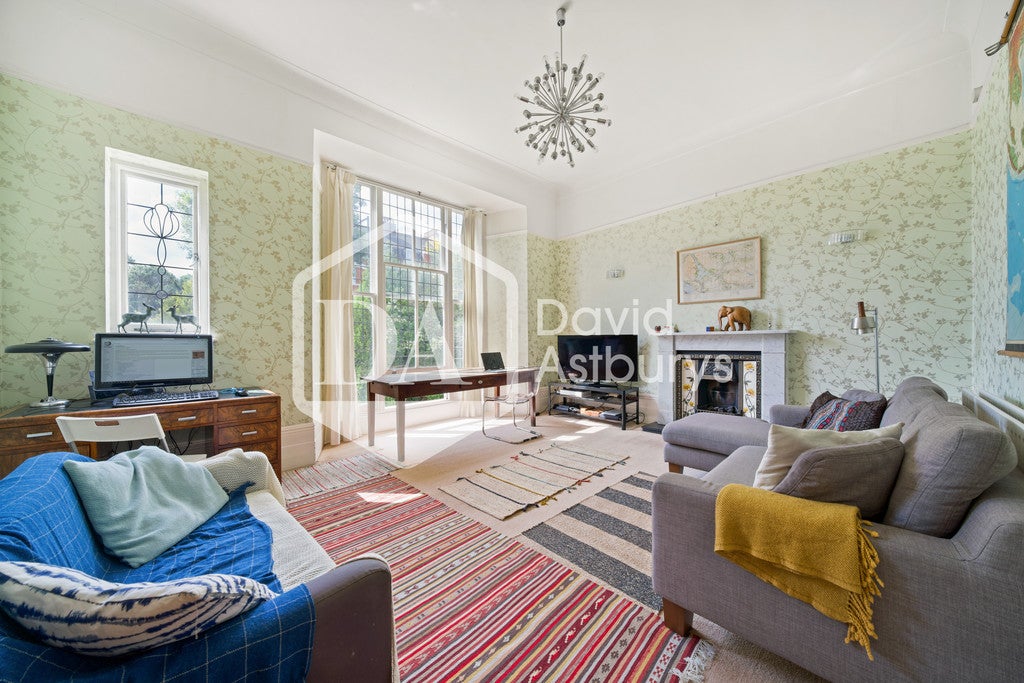Flat Haringey Park in Greater London