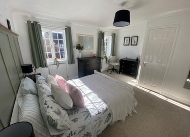 Room Snowdrop Close in Weston-super-Mare
