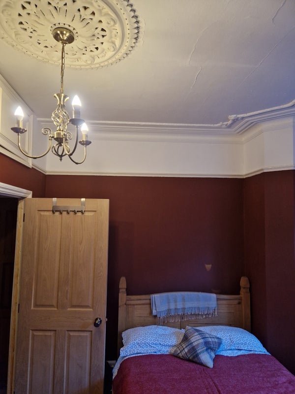 Room Agincourt Road in Greater London