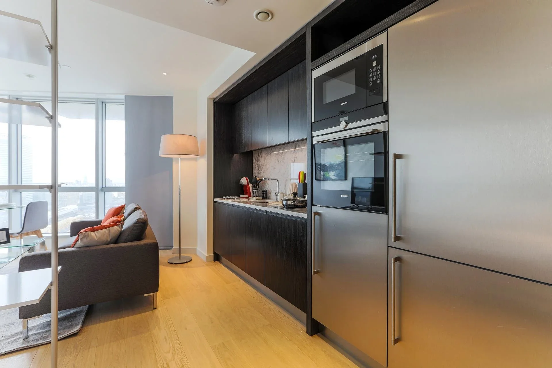 Flat Biscayne Avenue in Greater London