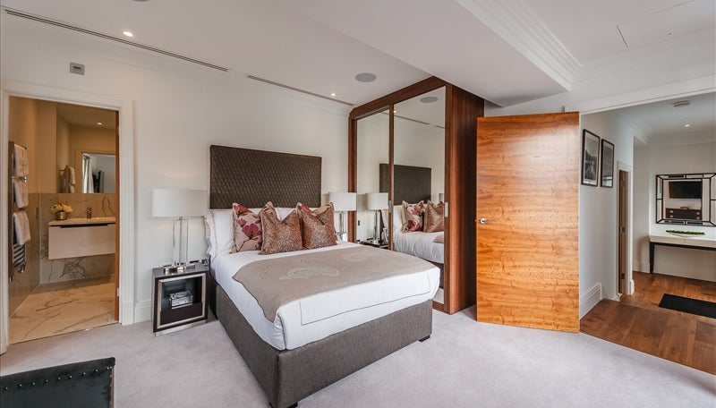 Flat Rainville Road in Greater London